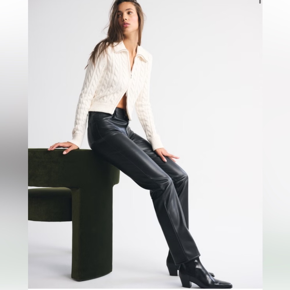 Abercrombie & Fitch 90s Straight Ultra High Rise Black Leather Pants - Long